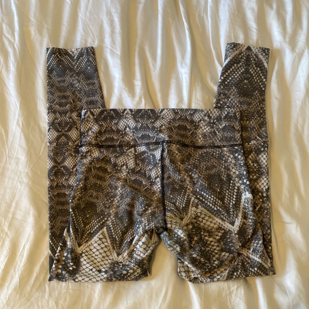 Mumu moves snake print leggings